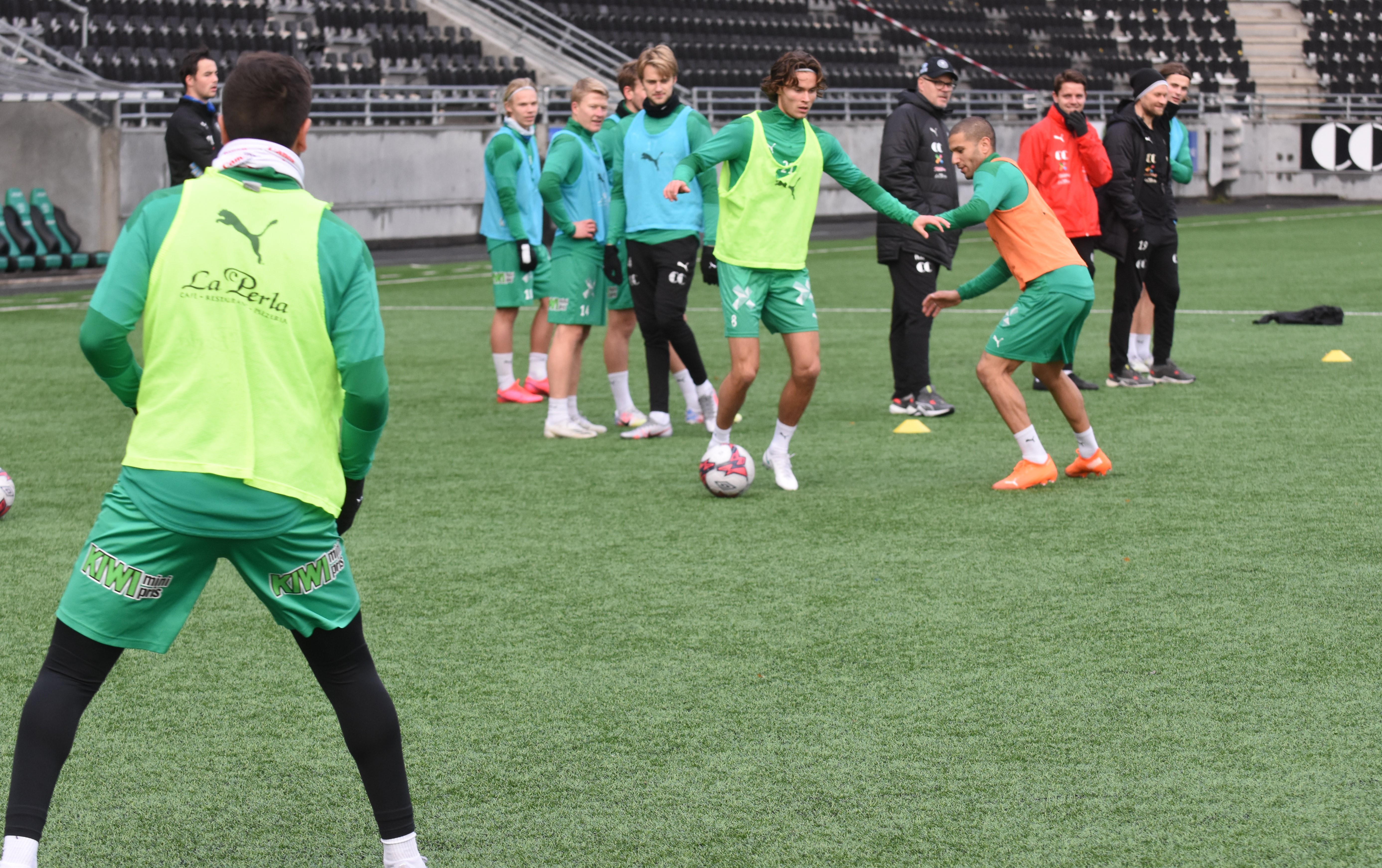 Rekdal: - Må gjøre det ubehagelig for dem